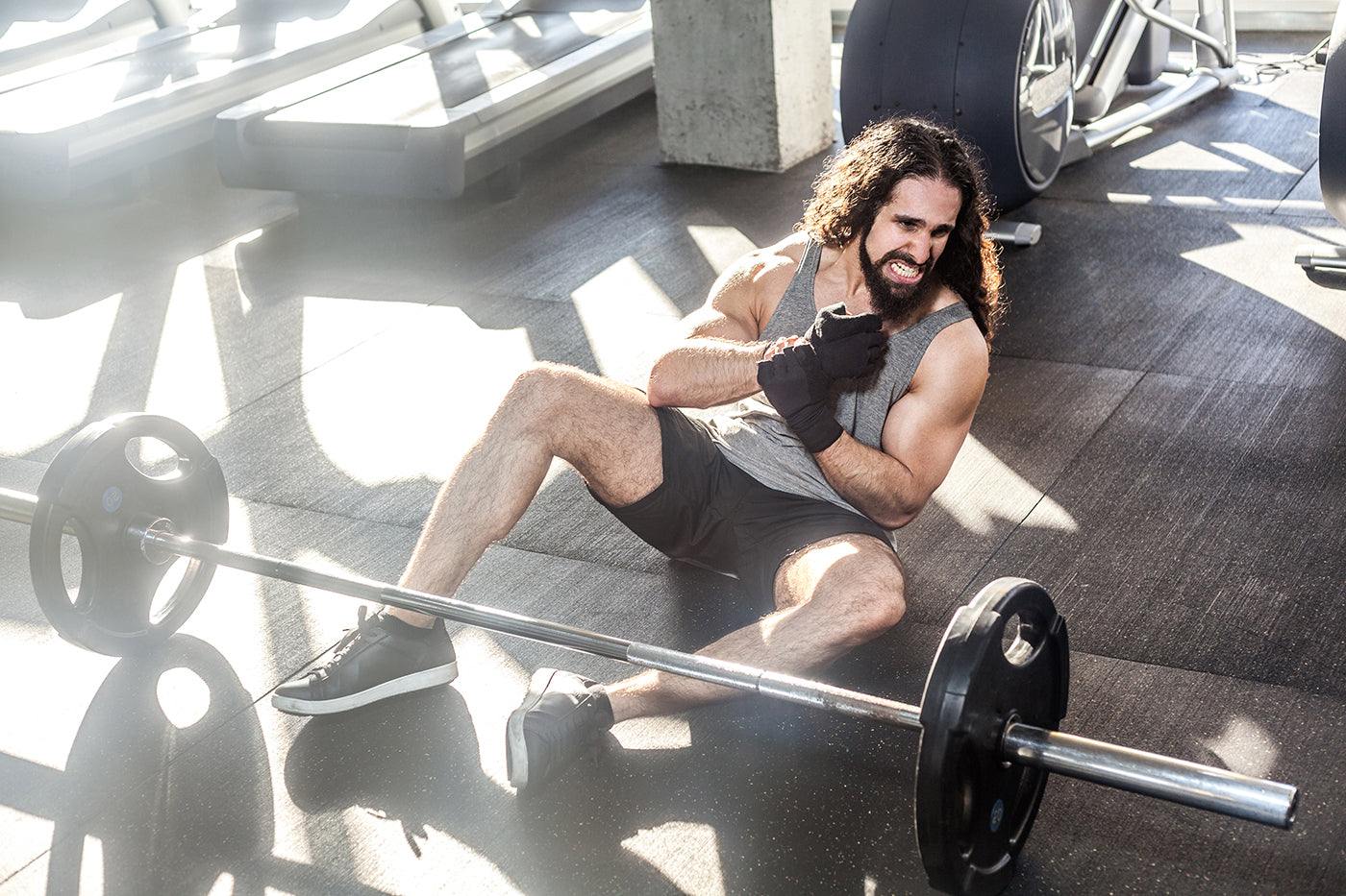 Good Reasons to Wear Wrist Wraps When Lifting Weights